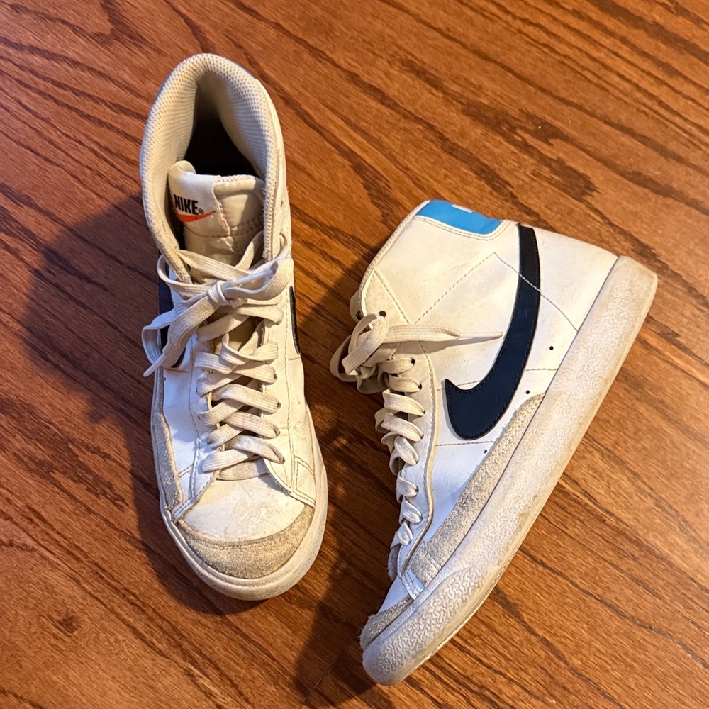 Nike High-Top Kids' Blazer Mid '77 Sneaker